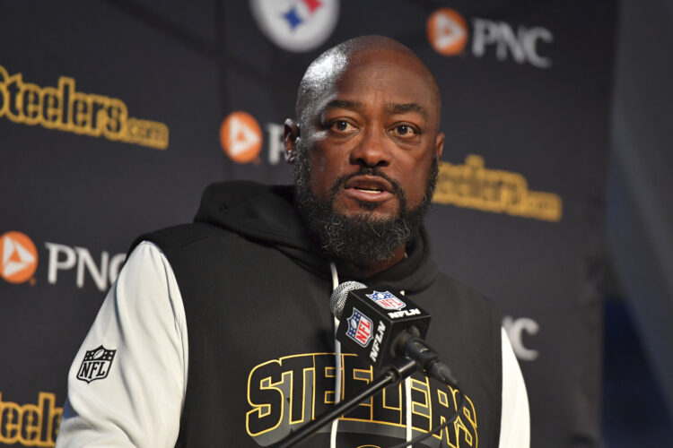 Steelers are healthy and in first place